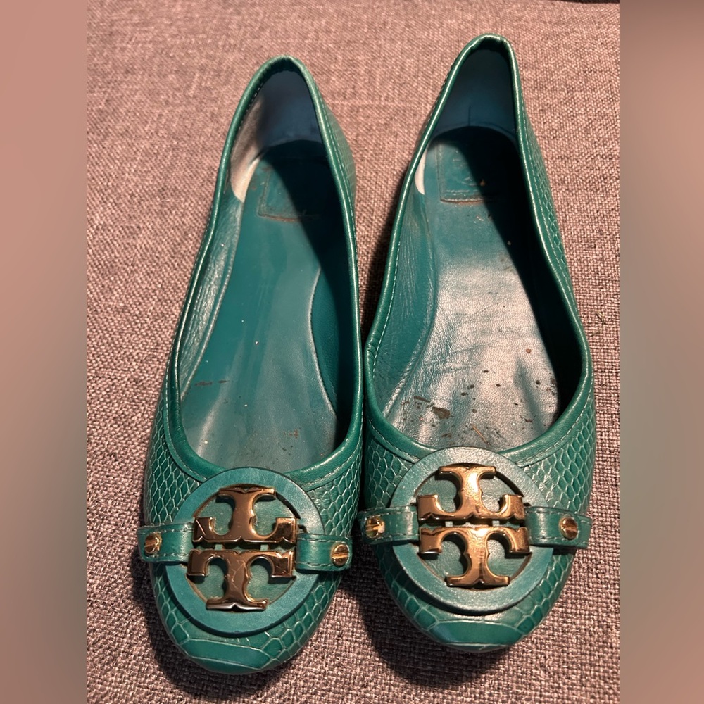 Tory Burch Women’s Minnie Travel ballet flats - alligator green - size 9